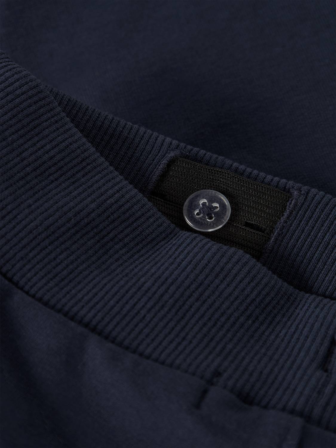 model_shot-front_full